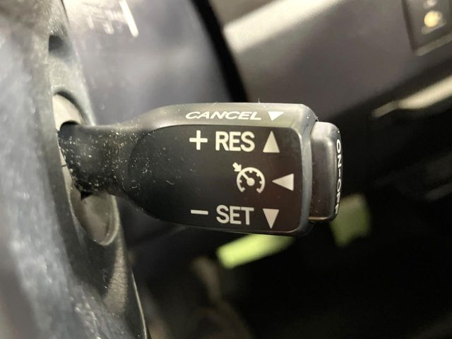 �y�N���[�Y�R���g���[���z�������H�����N���N���s�B�A�N�Z���𗣂��Ă���葬�x�ő��s���ł��A�������^�]���̕��S���y��!�����E�������ȒP�ȃX�C�b�`����Œ����ł��܂��B