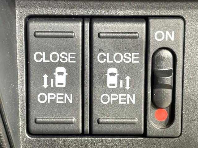 �y�����p���[�X���C�h�h�A�z�X�}�[�g�L�[��^�]�Ȃ̃X�C�b�`�Ō�ȗ����X���C�h�h�A�̊J���\���d��������͂����ăh�A���J����K�v�������A�����Ȃ��q�l�ł��ȒP�ɊJ���߂ł����K�ł���