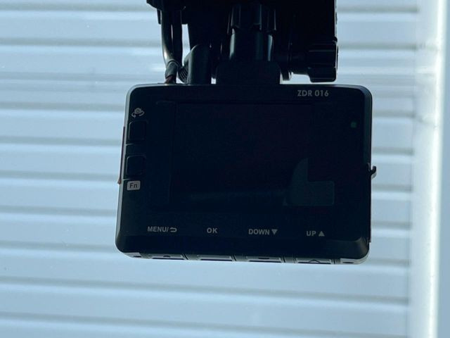 �y�h���C�u���R�[�_�[�z���S�E���S�ȃJ�[���C�t�ɕK�{�̃h���C�u���R�[�_�[�𑕔�!���s���͂������A������^�]�⎖�̂ɑ��������ۂ̏󋵂��f���ŋL�^���A����̃��X�N�ɔ����܂��B