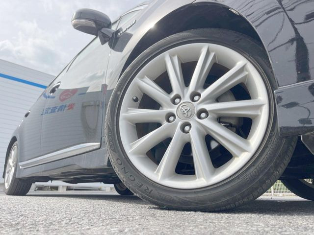 �y�����A���~�z�C�[���z�O�ςɃ}�b�`�����A���~�z�C�[���𑕒����Ă���܂��B�e��A���~�z�C�[����A�X�^�b�h���X�^�C�����戵�����Ă���܂��B���񂲑��k����������