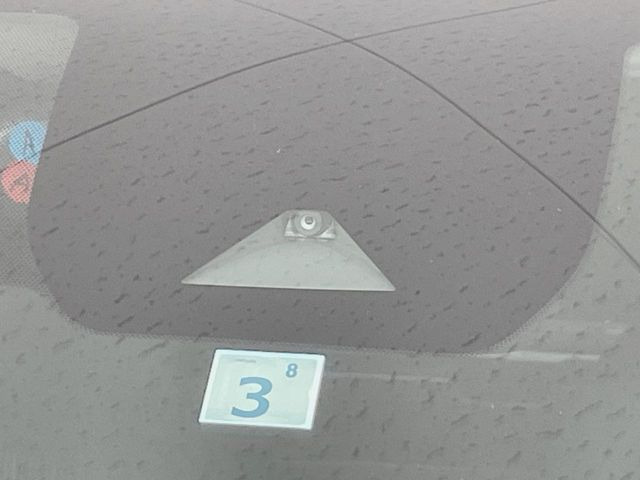 �y�C���e���W�F���g�G�}�[�W�F���V�[�u���[�L�z�t�����g�J�����őO���̎ԗ�����s�҂����m�B�Փ˂������Ȏ��͏Փ˔�Q�y���u���[�L���쓮�A�Փˉ�����T�|�[�g�B�����S�Ƀh���C�u�����y���݂��������܂��B