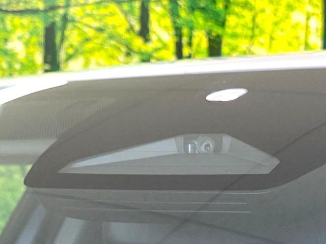 �y�g���^�Z�[�t�e�B�Z���X�z���s���ɑO���̎ԗ�����F�����A�Փ˂������Ȏ��͌x��ƃu���[�L�ŏՓˉ���Ɣ�Q�y�����A�V�X�g�B�����S�Ƀh���C�u�����y���݂��������܂��B