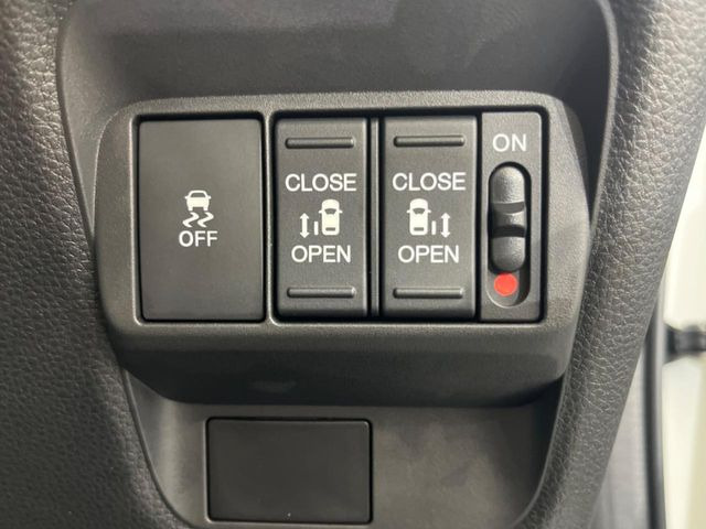 �y�����p���[�X���C�h�h�A�z�X�}�[�g�L�[��^�]�Ȃ̃X�C�b�`�Ō�ȗ����X���C�h�h�A�̊J���\���d��������͂����ăh�A���J����K�v�������A�����Ȃ��q�l�ł��ȒP�ɊJ���߂ł����K�ł���