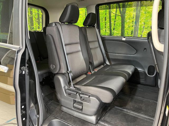 �Z�J���h�V�[�g�͒������������ƂȂ��Ă���A�X���C�h����ΒʘH�X�y�[�X���o��!�O��̈ړ����Ƃ��Ă��ȒP�ł���������A8����Ԏ������K�ȍ���S�n�̃V�[�g�ƂȂ��Ă��܂���