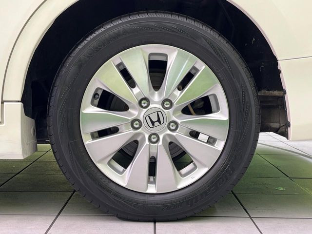 �y����16�C���`�A���~�z�C�[���z�O�ςɃ}�b�`���������A���~�z�C�[���𑕒����Ă���܂��B�e��ЊO�A���~�z�C�[����A�X�^�b�h���X�^�C�����戵�����Ă���܂��B���񂲑��k����������