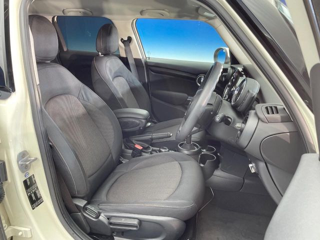 ���V�[�g�̎g�p��:�j��E�ւ�������Ȃ��A�����̒ʂ肫�ꂢ�ȏ�Ԃ��ێ����Ă���܂��B�܂��A�����N���[�j���O�E�R�[�e�B���O�����p�����������܂��B