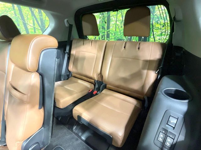 3列目シートはもちろん状態良好☆大人でもゆったりと座って頂けますので、大人数でのお出かけもラクラクです♪ご家族で、気の知れた仲間で、ドライブに行くのが楽しみですね♪