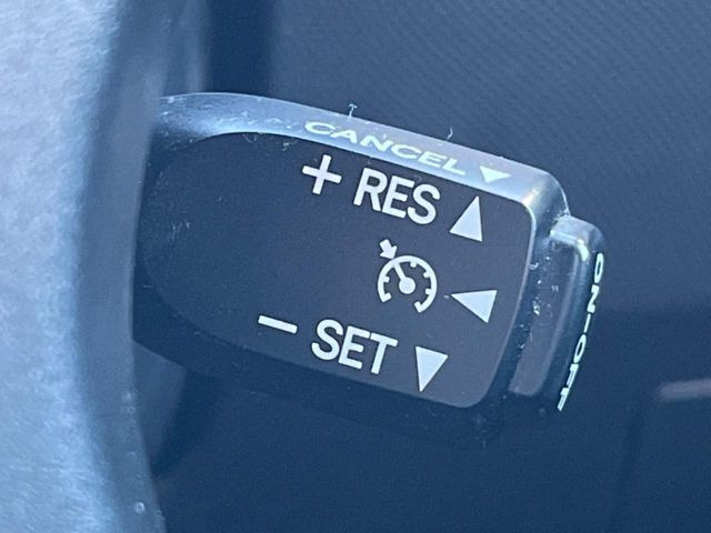 �y�N���[�Y�R���g���[���z�������H�����N���N���s�B�A�N�Z���𗣂��Ă���葬�x�ő��s���ł��A�������^�]���̕��S���y��!�����E�������ȒP�ȃX�C�b�`����Œ����ł��܂��B