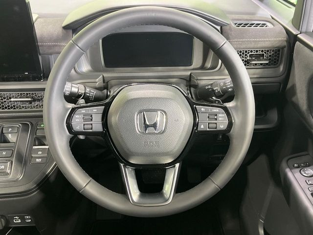 �y�����v�����X�e�A�����O�z�㎿�Ȋv���g�p���邱�ƂŁA��ɂ����������݂ƂĂ��^�]���₷���n���h���ł���