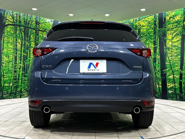 安心の最長10年・走行無制限保証(有償)をご用意。保証内容も充実はもちろん、無料点検&オイル交換や、年中無休の全国・24時間ロードサービスも付帯されておりますのでご安心下さい。