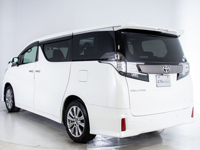 ★展示前点検実施★特殊な機材も用いて、全車点検を実施しております!