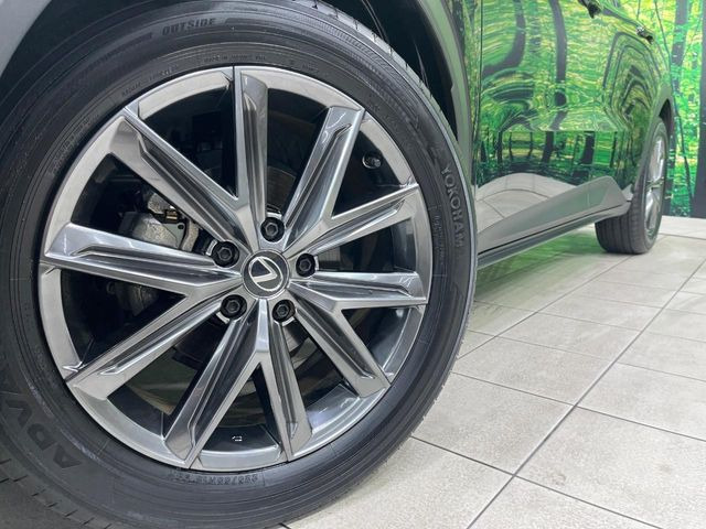 �y����18�C���`�A���~�z�C�[���z�O�ςɃ}�b�`���������A���~�z�C�[���𑕒����Ă���܂��B�e��ЊO�A���~�z�C�[����A�X�^�b�h���X�^�C�����戵�����Ă���܂��B���񂲑��k����������