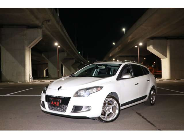 メガーヌエステートGT