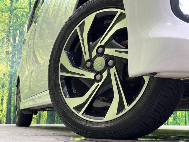 【純正15インチアルミホイール】外観にマッチした純正アルミホイールを装着しております。各種社外アルミホイールや、スタッドレスタイヤも取扱いしております。是非ご相談ください♪