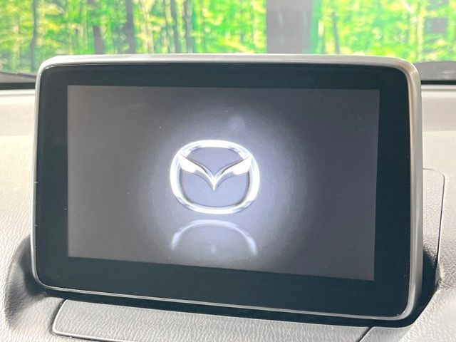 �y�}�c�_�R�l�N�g�i�r�z�ԓ��̕��͋C�Ƀ}�b�`������̌^�^�C�v�̃i�r�B�e����q�ݒ��Bluetooth�Đ����A�l�X�ȋ@�\���y���߂܂��B�����I�ȃ_�C�������삪�\�ŁA�g��������ǍD�ł��B