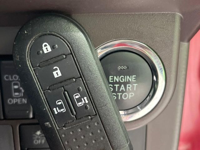 �y�A�N�Z�X�L�[&�v�b�V���X�^�[�g�z�J�o����|�P�b�g�ɓ��ꂽ�܂܂ł��h�A�̎{���E�������\�ȃX�}�[�g�L�[�𑕔��B�G���W���̃I���E�I�t�����J�M�����o���K�v�������A�{�^�����v�b�V�����邾����OK��