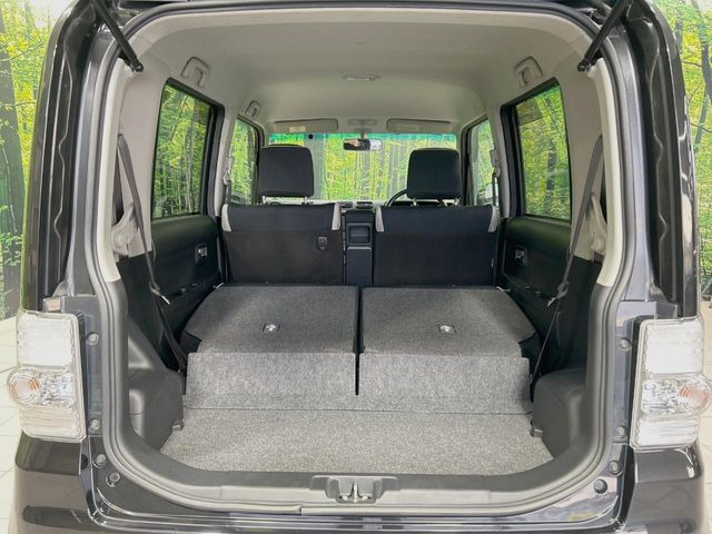 ���i�̂���������ʋ΁A���}���ɏ\���ȉ׎��X�y�[�X���m�ۂ��Ă���܂��B�Z�J���h�V�[�g��|���ƁA�傫�ȉו��̐ύڂ��\�ł���