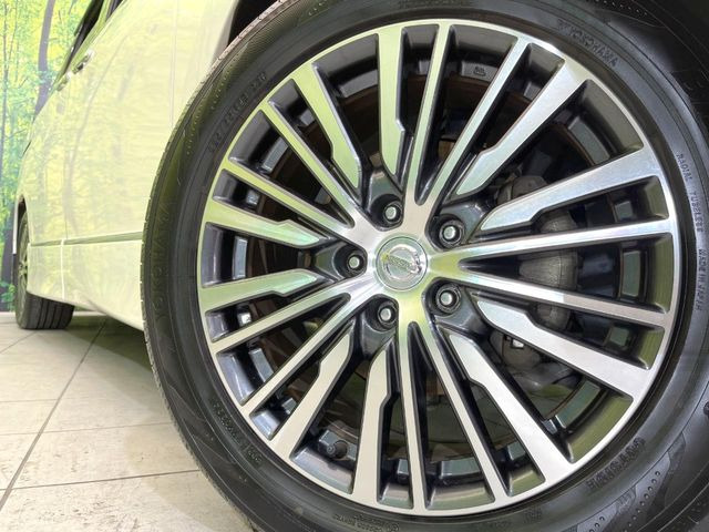 �y����18�C���`�A���~�z�C�[���z�O�ςɃ}�b�`���������A���~�z�C�[���𑕒����Ă���܂��B�e��ЊO�A���~�z�C�[����A�X�^�b�h���X�^�C�����戵�����Ă���܂��B���񂲑��k����������