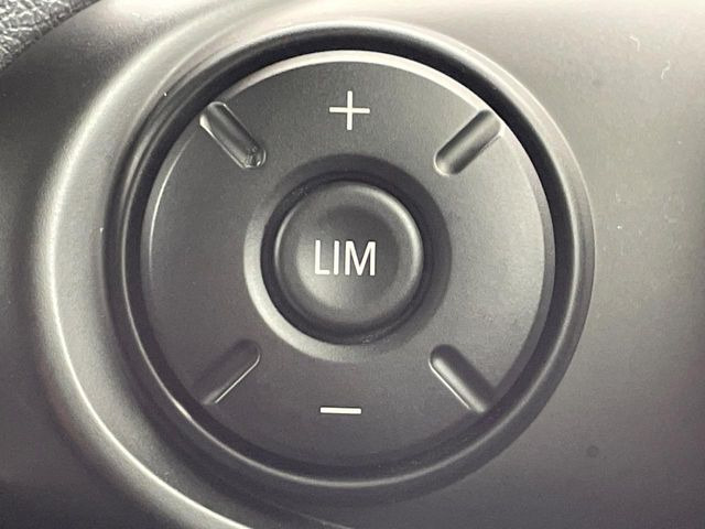 ���I�[�g�N���[�Y�R���g���[��:�������H�⎩���Ԑ�p���H���ɂāA�葬���q���\�ƂȂ�֗��ȋ@�\�ł��B�������ړ��̍ۂł����ɂ����֗��ɂ��g�����������܂���