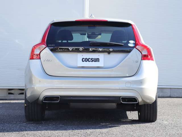 ���s�^�G���W���ɂ̓{���{�̔F�؂��擾����MOTUL�̍����I�C��SPECIFIC RBS0-2AE(0W-20)���g�p���܂��B