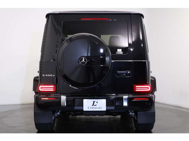 細部までこだわったデザインで、ラグジュアリーSUVとしての品格と迫力を兼ね備えています。