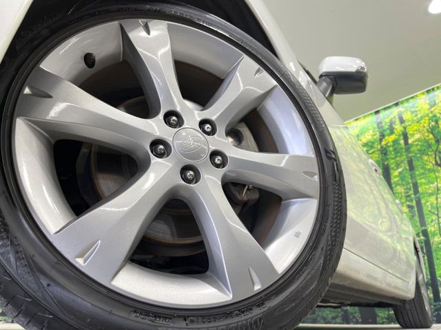 �y����17�C���`�A���~�z�C�[���z�O�ςɃ}�b�`���������A���~�z�C�[���𑕒����Ă���܂��B�e��ЊO�A���~�z�C�[����A�X�^�b�h���X�^�C�����戵�����Ă���܂��B���񂲑��k����������