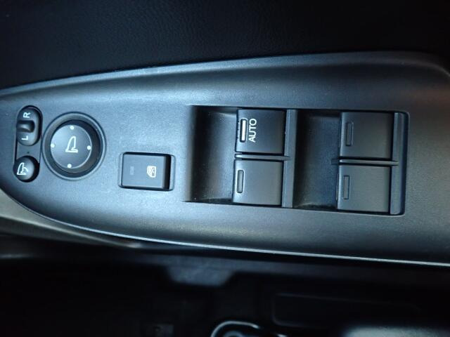 �d���i�[���h�A�~���[�E�p���[�E�B���h�E�������Ă��܂��B