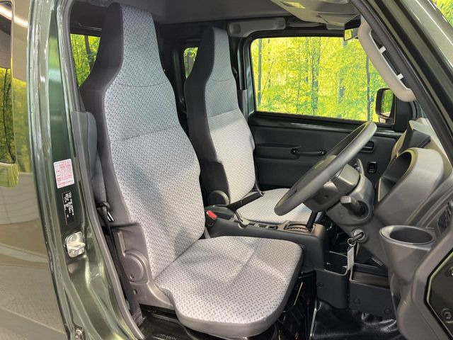 もちろん車内はキレイです♪よりクリーンな状態をキープしたいお客様には『ナノゾーンコート』がおすすめ!新型コロナウイルス対策や、除菌・消臭に効果を発揮し多くの方にご好評いただいております。