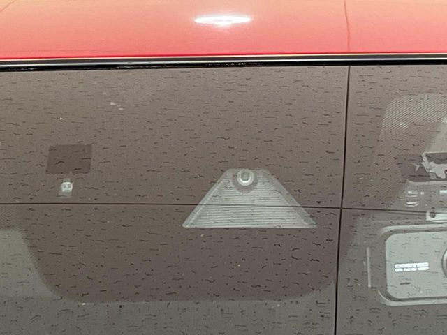 �y�X�}�[�g�V�e�B�u���[�L�T�|�[�g�z�ᑬ���s���ɑO���̎ԗ�����F�����A�Փ˂������Ȏ��͌x��ƃu���[�L�ŏՓˉ���Ɣ�Q�y�����A�V�X�g�B�����S�Ƀh���C�u�����y���݂��������܂��B