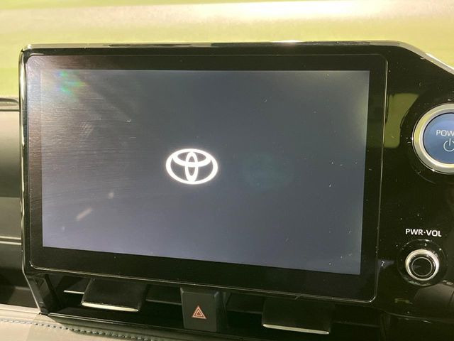 �y10.5�C���` �f�B�X�v���C�I�[�f�B�I�z���ʂ̃f�B�X�v���C��AppleCarPlay��AndroidAuto�����p�\�B�傫�ȉ�ʂŃX�}�z�i�r�A�v���������p���������܂���