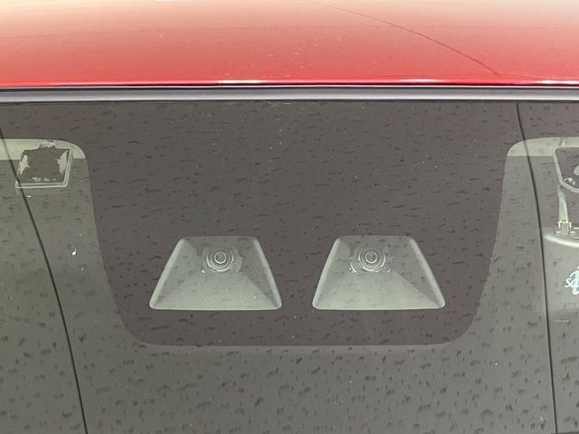 �y�X�}�[�g�A�V�X�g�z���s���ɑO���̎ԗ�����F�����A�Փ˂������Ȏ��͌x��ƃu���[�L�ŏՓˉ���Ɣ�Q�y�����A�V�X�g�B�����S�Ƀh���C�u�����y���݂��������܂��B