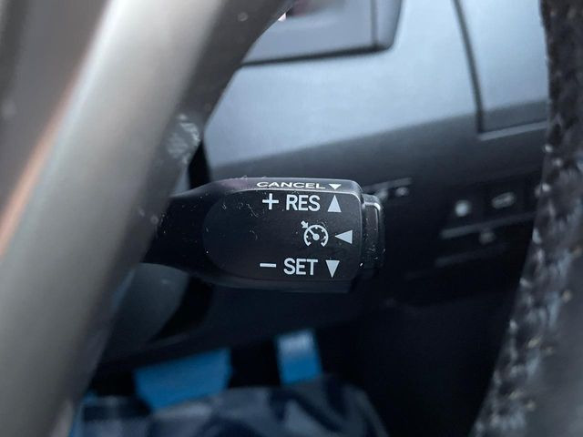 �y�N���[�Y�R���g���[���z�������H�����N���N���s�B�A�N�Z���𗣂��Ă���葬�x�ő��s���ł��A�������^�]���̕��S���y��!�����E�������ȒP�ȃX�C�b�`����Œ����ł��܂��B