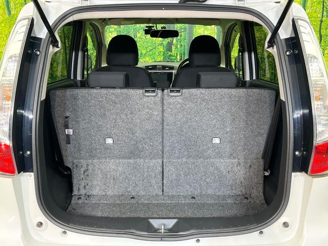 ���i�̂���������ʋ΁A���}���ɏ\���ȉ׎��X�y�[�X���m�ۂ��Ă���܂��B�Z�J���h�V�[�g��|���ƁA�傫�ȉו��̐ύڂ��\�ł���