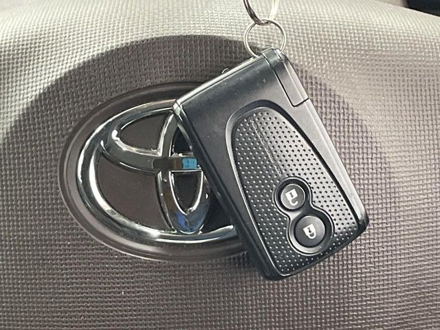 �y�X�}�[�g�L�[�z�J�o����|�P�b�g�ɓ��ꂽ�܂܂ł��h�A�̎{���E�������\�ȃX�}�[�g�L�[�𑕔��B�G���W���̃I���E�I�t�����J�M�����o���K�v����������Ƃ��Ă��֗��ł���