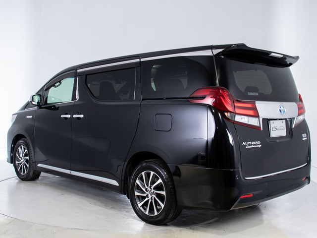 ★展示前点検実施★特殊な機材も用いて、全車点検を実施しております!