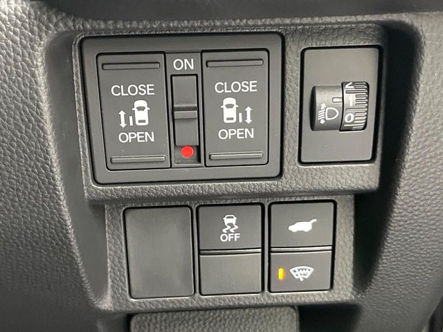 �y�����p���[�X���C�h�h�A�z�X�}�[�g�L�[��^�]�Ȃ̃X�C�b�`�Ō�ȗ����X���C�h�h�A�̊J���\���d��������͂����ăh�A���J����K�v�������A�����Ȃ��q�l�ł��ȒP�ɊJ���߂ł����K�ł���