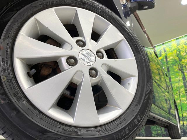 �y����14�C���`�A���~�z�C�[���z�O�ςɃ}�b�`���������A���~�z�C�[���𑕒����Ă���܂��B�e��ЊO�A���~�z�C�[����A�X�^�b�h���X�^�C�����戵�����Ă���܂��B���񂲑��k����������