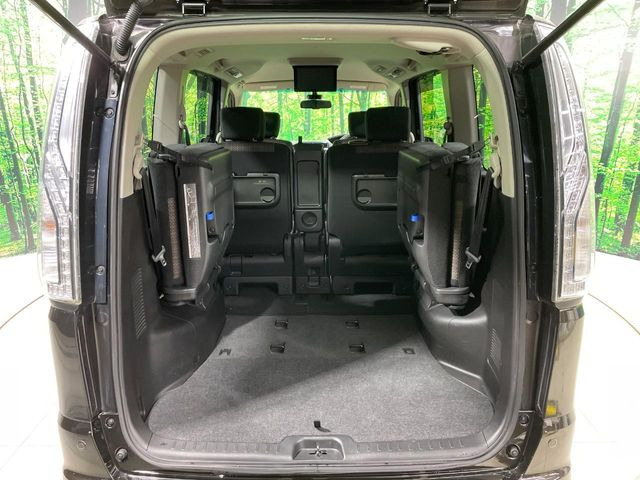 ���i�̂���������ʋ΁A���}���ɏ\���ȉ׎��X�y�[�X���m�ۂ��Ă���܂��B�Z�J���h�V�[�g��|���ƁA�傫�ȉו��̐ύڂ��\�ł���