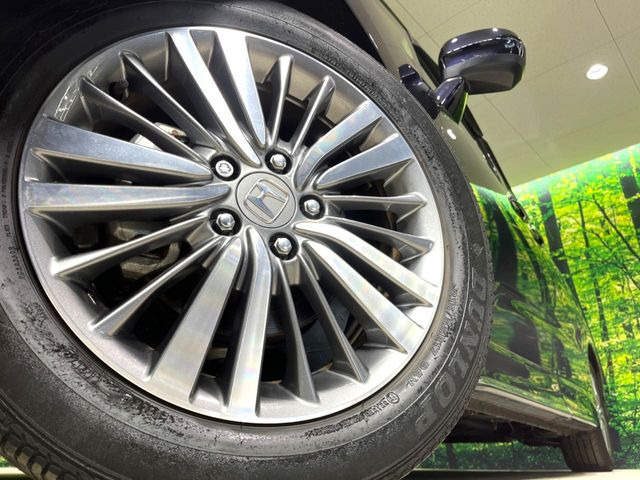 �y����17�C���`�A���~�z�C�[���z�O�ςɃ}�b�`���������A���~�z�C�[���𑕒����Ă���܂��B�e��ЊO�A���~�z�C�[����A�X�^�b�h���X�^�C�����戵�����Ă���܂��B���񂲑��k����������