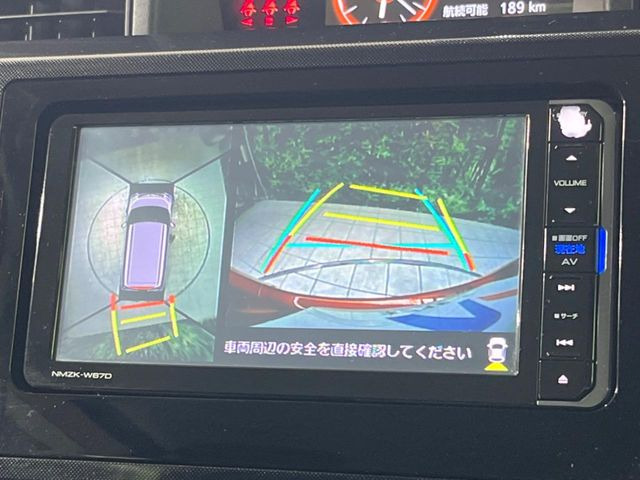 �y�}���`�e���C�����j�^�[�z�Ԃ̃t�����g��T�C�h�̃J�����摜�𓯎��Ƀ��j�^�[�\�����邱�ƂŁA���H�⋷�����𑖍s���ł����͂̏󋵊m�F���ł����S!�{�iSUV�ɂ��ꂵ�������ł���