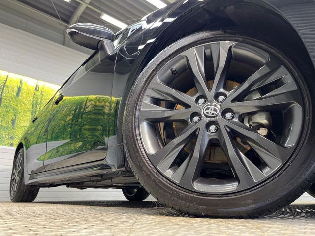 �y����17�C���`�A���~�z�C�[���z�O�ςɃ}�b�`���������A���~�z�C�[���𑕒����Ă���܂��B�e��ЊO�A���~�z�C�[����A�X�^�b�h���X�^�C�����戵�����Ă���܂��B���񂲑��k����������