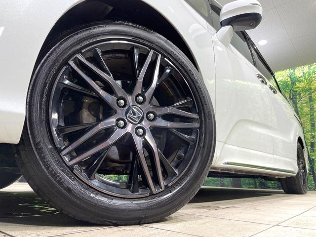 �y����18�C���`�A���~�z�C�[���z�O�ςɃ}�b�`���������A���~�z�C�[���𑕒����Ă���܂��B�e��ЊO�A���~�z�C�[����A�X�^�b�h���X�^�C�����戵�����Ă���܂��B���񂲑��k����������