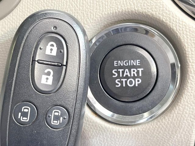 �y�L�[���X�X�^�[�g�V�X�e���z�J�o����|�P�b�g�ɓ��ꂽ�܂܂ł��h�A�̎{���E�������\�ȃX�}�[�g�L�[�𑕔��B�G���W���̃I���E�I�t�����J�M�����o���K�v����������Ƃ��Ă��֗��ł���