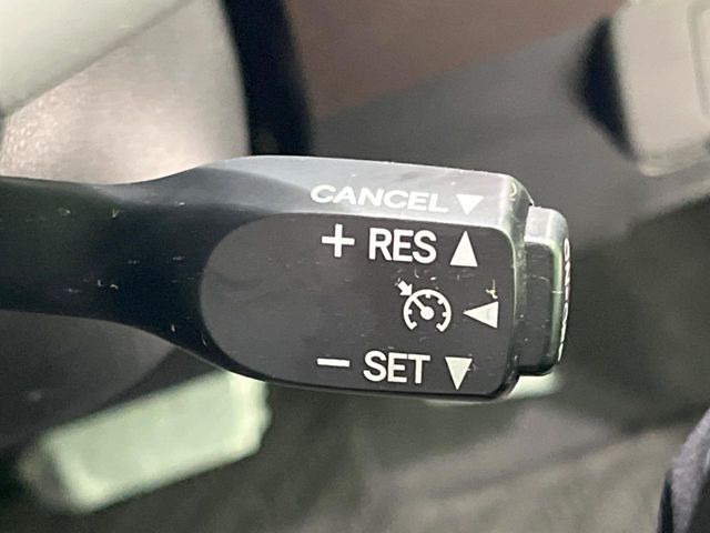 �y�N���[�Y�R���g���[���z�������H�����N���N���s�B�A�N�Z���𗣂��Ă���葬�x�ő��s���ł��A�������^�]���̕��S���y��!�����E�������ȒP�ȃX�C�b�`����Œ����ł��܂��B