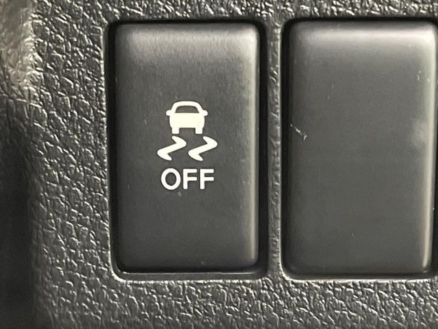 �y������h�~���u�z�ԗ��̉���������m����ƁA�����I�Ɏԗ��̐i�s������ۂ悤�Ɏԗ��𐧌䂵�܂��B�J�̓��ȂǊ���₷���H�ʏ󋵂ł����S�ȉ^�]���\�ł��B