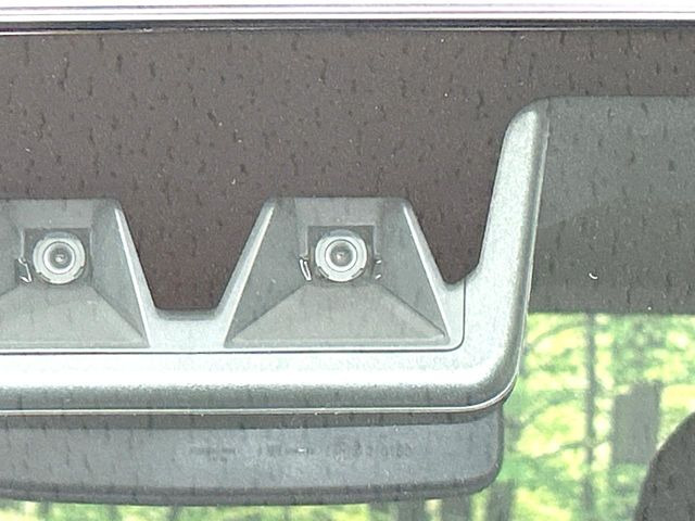 �y�X�}�[�g�A�V�X�g�z���s���ɑO���̎ԗ�����F�����A�Փ˂������Ȏ��͌x��ƃu���[�L�ŏՓˉ���Ɣ�Q�y�����A�V�X�g�B�����S�Ƀh���C�u�����y���݂��������܂��B