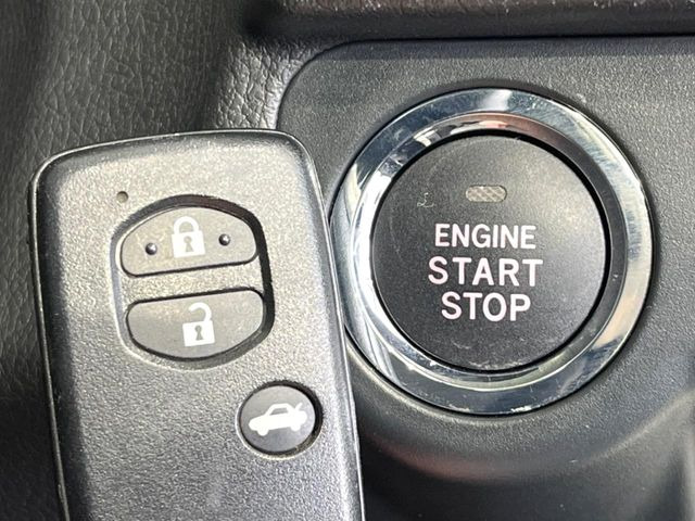 �y�A�N�Z�X�L�[&�v�b�V���X�^�[�g�z�J�o����|�P�b�g�ɓ��ꂽ�܂܂ł��h�A�̎{���E�������\�ȃX�}�[�g�L�[�𑕔��B�G���W���̃I���E�I�t�����J�M�����o���K�v�������A�{�^�����v�b�V�����邾����OK��