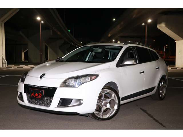 メガーヌエステートGT