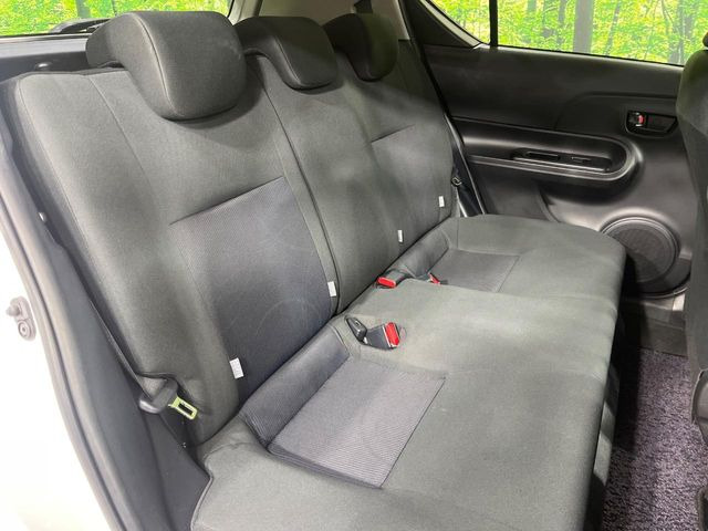 �R���p�N�g�J�[�ł����A�Z�J���h�V�[�g�͏\���ȍL����������K�ɂ���肢�������܂���V�[�g��|���đ傫�ȉו���ς񂾂�ƁA�p�r�̕����L��1��ł��B