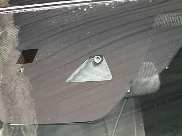 �y�X�}�[�g�u���[�L�T�|�[�g�z���s���ɑO���̎ԗ�����F�����A�Փ˂������Ȏ��͌x��ƃu���[�L�ŏՓˉ���Ɣ�Q�y�����A�V�X�g�B�����S�Ƀh���C�u�����y���݂��������܂��B